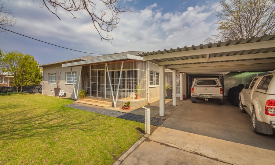 4 Bedroom Property for Sale in Kroonheuwel Free State